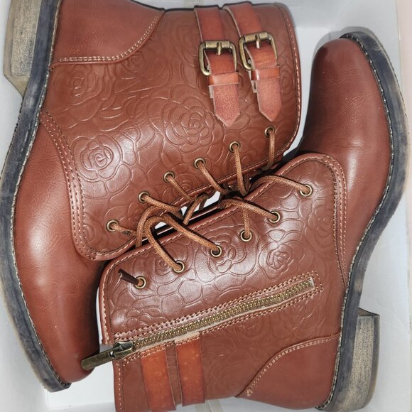 Day Trippin' Flat Booties - Picture 10 of 10